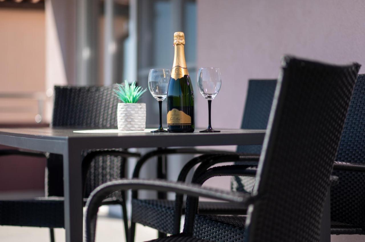Euroholiday Apartments Turanj Ngoại thất bức ảnh