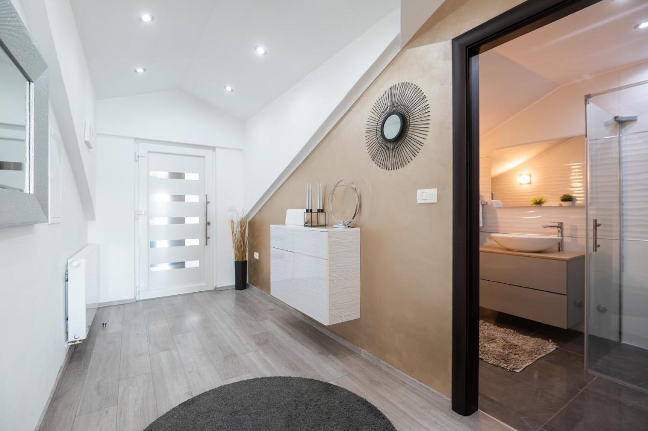Euroholiday Apartments Turanj Ngoại thất bức ảnh